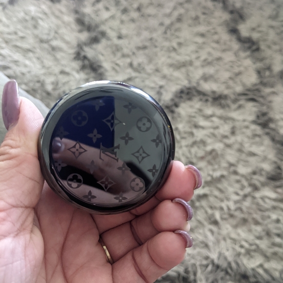 Louis Vuitton horizon ear buds